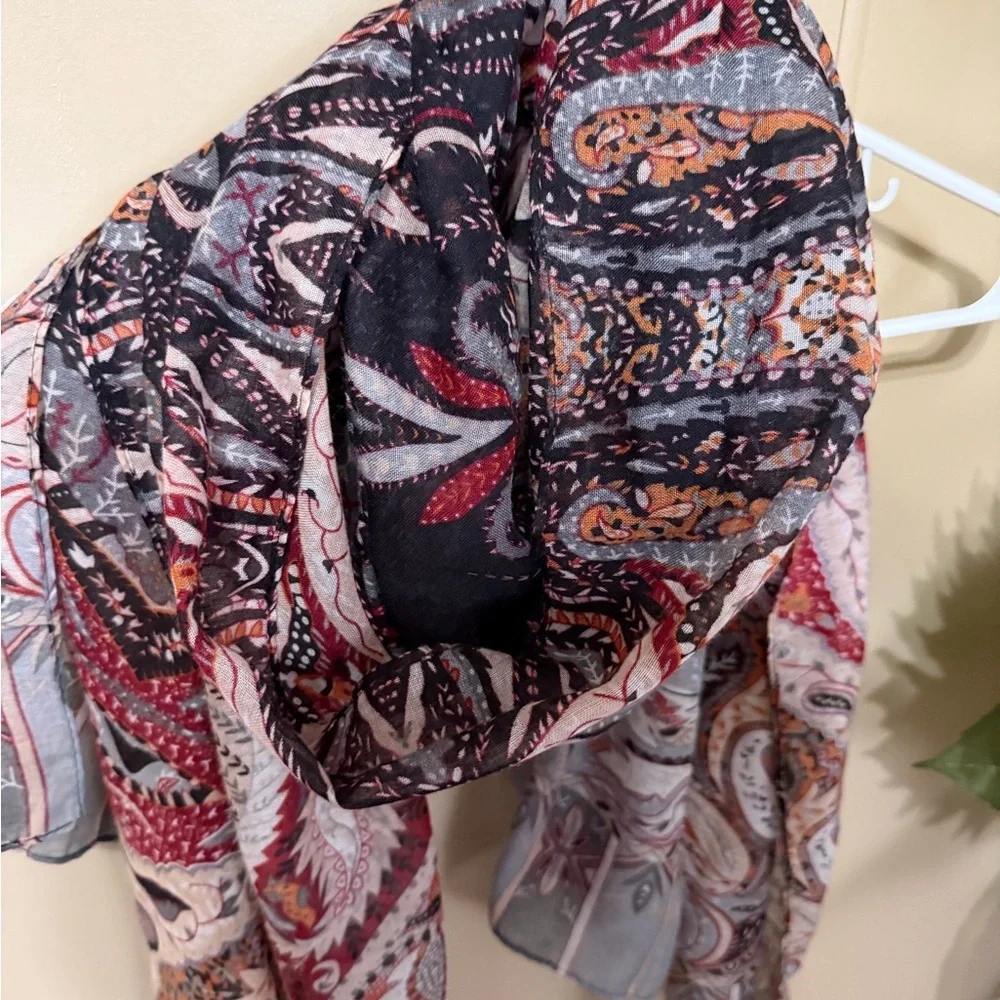 Paisley Patterned Scarf